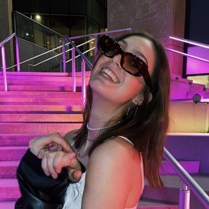 Meet your Posher, Lauren